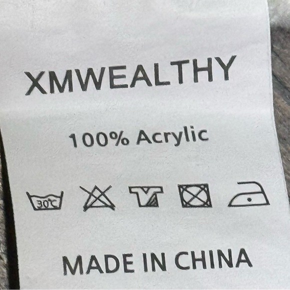 XMWEALTHY SWEATER CABLE KNIT HOODED BABY BUNTING - Picture 6 of 6